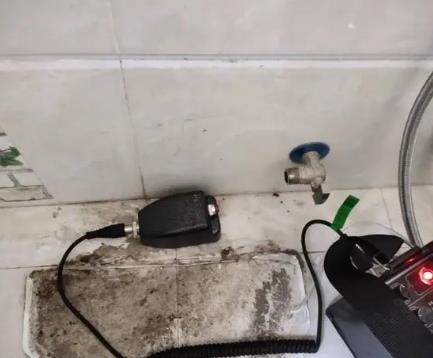 鄱阳屋顶漏水维修公司分享下卫生间漏水的危害及解决方法